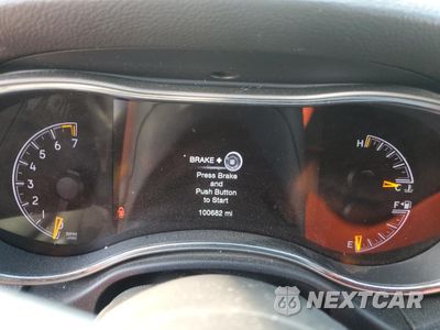 Zdjęcie 9 z 13 samochodu: 2018 JEEP GRAND CHEROKEE LAREDO VIN:1C4RJEAG7JC181689 - miniatura