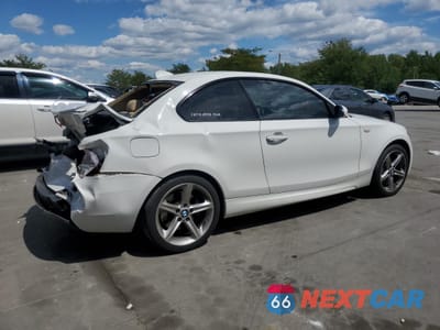 Trzecie zdjęcie samochodu z tyłu: 2009 BMW 135 I VIN:WBAUC73599VK94939 - miniatura