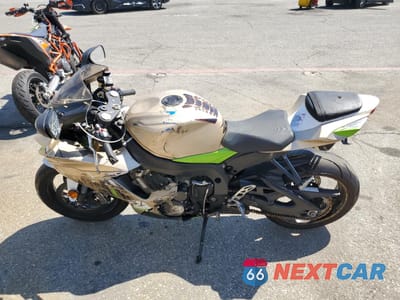 Trzecie zdjęcie samochodu z tyłu: 2013 SUZUKI GSX-R750 VIN:JS1GR7MA4D2100011 - miniatura