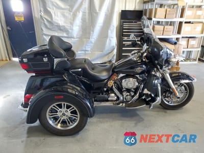 2012 HARLEY-DAVIDSON FLHTCUTG TRI GLIDE ULTRA CLASSIC 1HD1MAM16CB856945 - główne zdjęcie licytacji z USA - miniatura