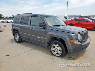 Czwarte zdjęcie samochodu z boku: 2016 JEEP PATRIOT SPORT VIN:1C4NJPBA1GD693584 - miniatura