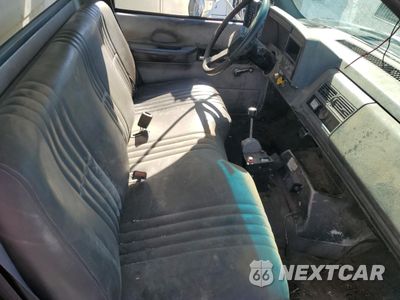 Piąte zdjęcie samochodu w środku: 2000 GMC C-SERIES C7H042 VIN:1GDK7H1C0YJ504903 - miniatura