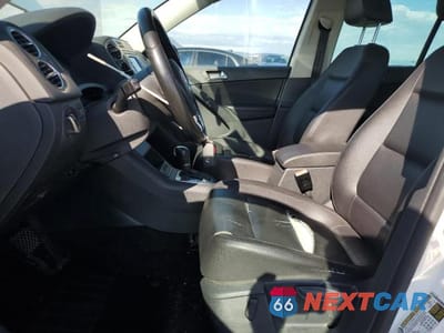Zdjęcie 7 z 13 samochodu: 2011 VOLKSWAGEN TIGUAN S VIN:WVGBV7AX0BW569487 - miniatura