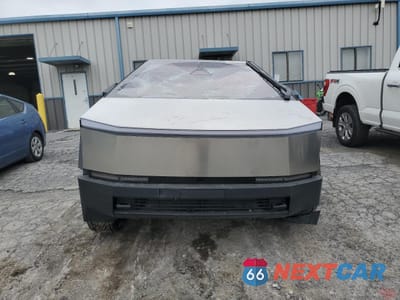 Piąte zdjęcie samochodu w środku: 2024 TESLA CYBERTRUCK VIN:7G2CEHED1RA042324 - miniatura