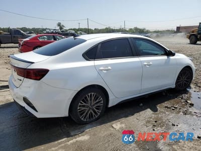 Trzecie zdjęcie samochodu z tyłu: 2022 KIA FORTE GT LINE VIN:3KPF54AD3NE494292 - miniatura