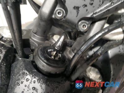 Zdjęcie 8 z 10 samochodu: 2024 YAMAHA MT07 VIN:JYARM32E6RA010508 - miniatura