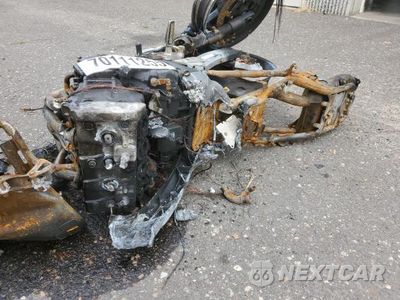 Piąte zdjęcie samochodu w środku: 2009 YAMAHA FZ6 R VIN:JYARJ18E09A006692 - miniatura