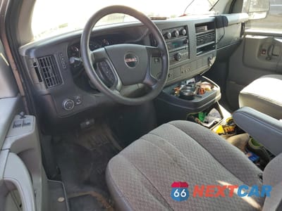 Zdjęcie 8 z 14 samochodu: 2012 GMC SAVANA G1500 LS VIN:1GKS8BF4XC1127316 - miniatura