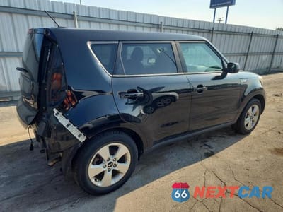 Trzecie zdjęcie samochodu z tyłu: 2017 KIA SOUL VIN:KNDJN2A2XH7882797 - miniatura