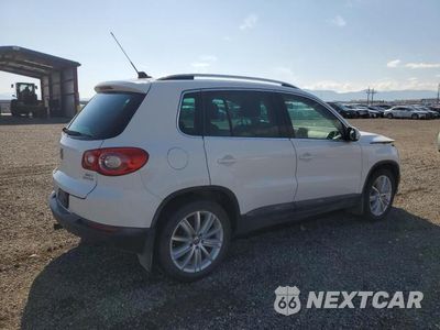 Trzecie zdjęcie samochodu z tyłu: 2011 VOLKSWAGEN TIGUAN S VIN:WVGBV7AX0BW569487 - miniatura