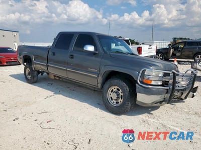 Czwarte zdjęcie samochodu z boku: 2002 CHEVROLET SILVERADO C2500 HEAVY DUTY VIN:1GCHC23U22F138966 - miniatura