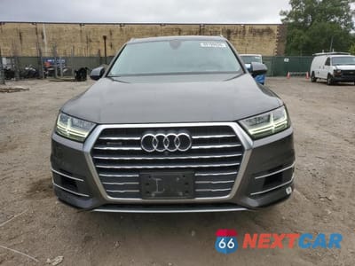 Piąte zdjęcie samochodu w środku: 2018 AUDI Q7 VIN:WA1VAAF79JD042572 - miniatura