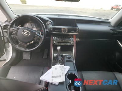Zdjęcie 8 z 13 samochodu: 2018 LEXUS IS 300 VIN:JTHBA1D22J5075633 - miniatura
