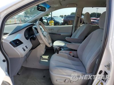 Zdjęcie 7 z 14 samochodu: 2013 TOYOTA SIENNA LE VIN:5TDKK3DC1DS308435 - miniatura