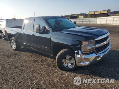 Czwarte zdjęcie samochodu z boku: 2018 CHEVROLET SILVERADO K1500 LT VIN:1GCVKREHXJZ174691 - miniatura