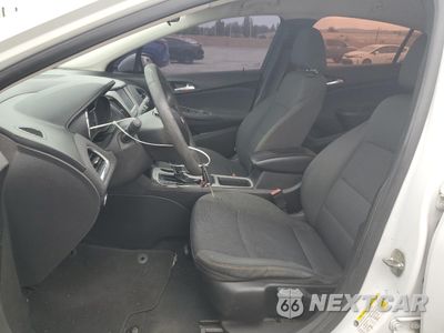 Zdjęcie 7 z 12 samochodu: 2017 CHEVROLET CRUZE LS VIN:1G1BC5SM6H7114092 - miniatura