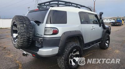 Czwarte zdjęcie samochodu z boku: 2007 TOYOTA FJ CRUISER VIN:JTEBU11F470068975 - miniatura