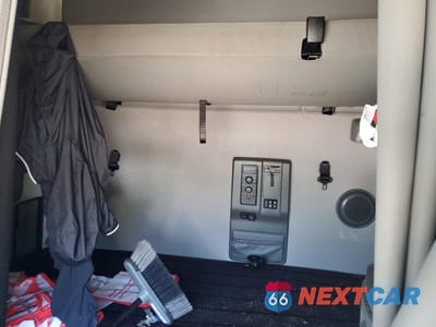 Zdjęcie 6 z 10 samochodu: 2024 VOLVO VN VNL VIN:4V4NC9EJ2RN632134 - miniatura