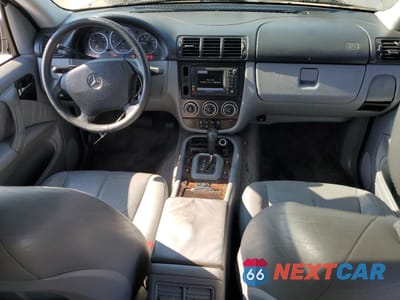 Zdjęcie 8 z 13 samochodu: 2005 MERCEDES-BENZ ML 350 VIN:4JGAB57E85A526855 - miniatura