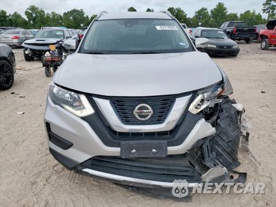 Piąte zdjęcie samochodu w środku: 2019 NISSAN ROGUE S VIN:JN8AT2MT8KW265782 - miniatura