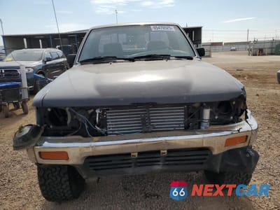 Piąte zdjęcie samochodu w środku: 1989 TOYOTA PICKUP 1/2 TON SHORT WHEELBASE DLX VIN:JT4VN01D5K6001413 - miniatura
