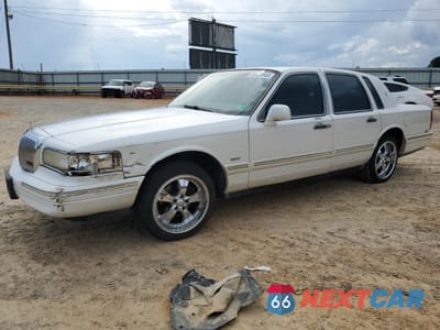 1996 LINCOLN TOWN CAR SIGNATURE 1LNLM82W8TY720942 - główne zdjęcie licytacji z USA - miniatura
