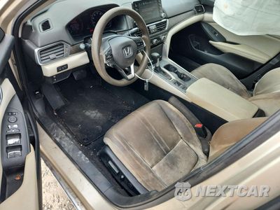 Zdjęcie 8 z 14 samochodu: 2018 HONDA ACCORD EX VIN:1HGCV1F4XJA151147 - miniatura