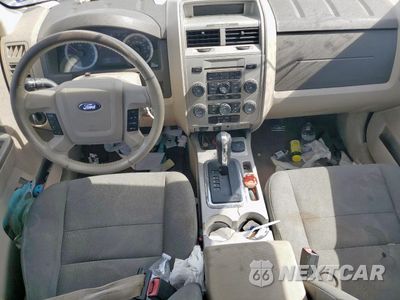 Zdjęcie 8 z 14 samochodu: 2009 FORD ESCAPE HYBRID VIN:1FMCU49349KB08432 - miniatura