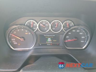 Zdjęcie 9 z 16 samochodu: 2024 CHEVROLET SUBURBAN C1500 LS VIN:1GNSCBKD3RR250649 - miniatura