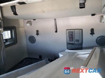 Zdjęcie 6 z 10 samochodu: 2019 VOLVO VNL SEMI TRUCK VIN:4V4NC9EH0KN905347 - miniatura