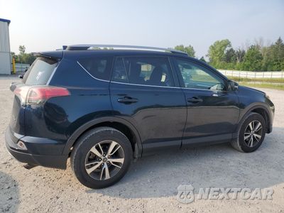Trzecie zdjęcie samochodu z tyłu: 2017 TOYOTA RAV4 XLE VIN:JTMRFREV6HJ115643 - miniatura