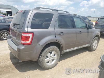 Trzecie zdjęcie samochodu z tyłu: 2010 FORD ESCAPE XLT VIN:1FMCU0D71AKC94602 - miniatura