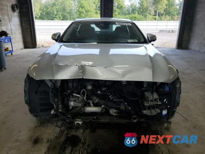 Piąte zdjęcie samochodu w środku: 2018 VOLVO S90 T5 MOMENTUM VIN:LVY982MK6JP015417 - miniatura