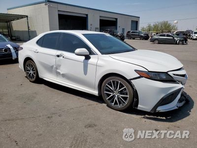 Czwarte zdjęcie samochodu z boku: 2021 TOYOTA CAMRY SE VIN:4T1G11AK1MU533986 - miniatura