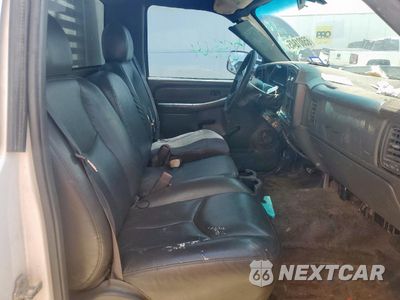 Zdjęcie 10 z 12 samochodu: 2006 CHEVROLET SILVERADO C3500 VIN:1GBJC34U46E274344 - miniatura
