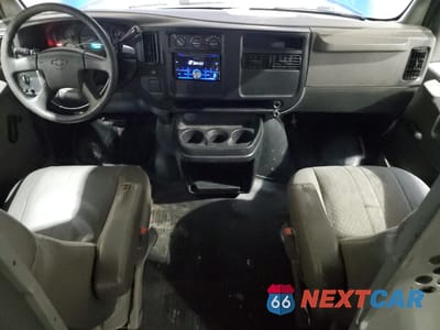 Zdjęcie 8 z 15 samochodu: 2004 CHEVROLET EXPRESS G2500 VIN:1GCGG25V241152601 - miniatura