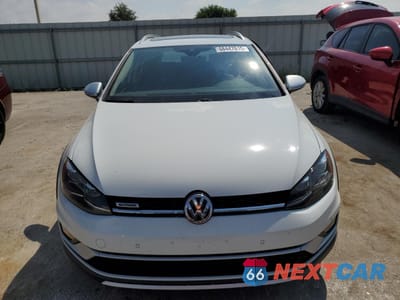 Piąte zdjęcie samochodu w środku: 2019 VOLKSWAGEN GOLF ALLTRACK S VIN:3VWM17AU2KM507777 - miniatura