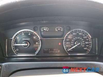 Zdjęcie 9 z 12 samochodu: 2009 LINCOLN MKS VIN:1LNHM93R19G623360 - miniatura