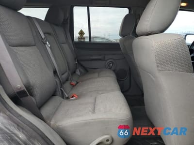 Zdjęcie 10 z 12 samochodu: 2006 JEEP COMMANDER VIN:1J8HG48K66C149301 - miniatura