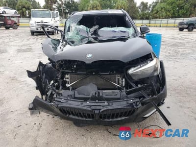 Piąte zdjęcie samochodu w środku: 2017 BMW X1 SDRIVE28I VIN:WBXHU7C35H5H38032 - miniatura