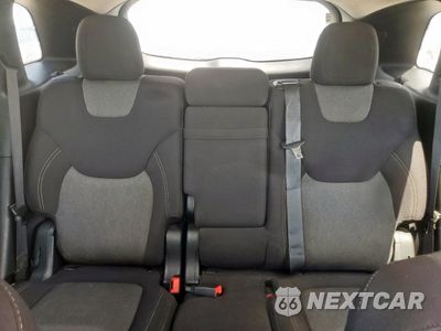 Zdjęcie 10 z 13 samochodu: 2018 JEEP CHEROKEE LATITUDE VIN:1C4PJLCB4JD566506 - miniatura
