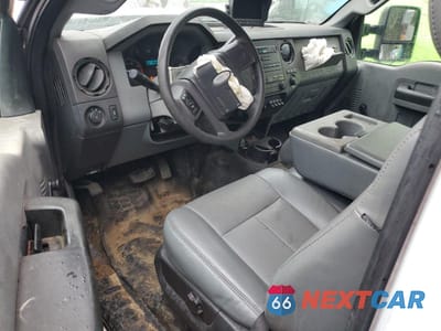Zdjęcie 8 z 12 samochodu: 2011 FORD F550 SUPER DUTY VIN:1FDUF5GT7BEC31623 - miniatura