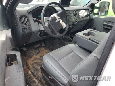 Zdjęcie 8 z 12 samochodu: 2011 FORD F550 SUPER DUTY VIN:1FDUF5GT7BEC31623 - miniatura