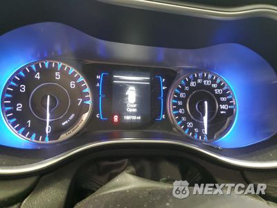 Zdjęcie 9 z 12 samochodu: 2015 CHRYSLER 200 LIMITED VIN:1C3CCCAB3FN574484 - miniatura