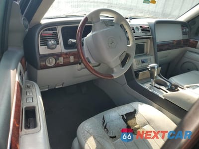 Zdjęcie 8 z 13 samochodu: 2006 LINCOLN NAVIGATOR VIN:5LMFU27546LJ25465 - miniatura