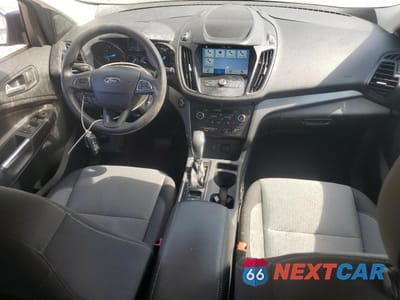 Zdjęcie 8 z 13 samochodu: 2019 FORD ESCAPE SE VIN:1FMCU9GD1KUB31234 - miniatura