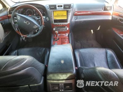 Zdjęcie 8 z 12 samochodu: 2012 LEXUS LS 460 VIN:JTHBL5EF2C5111598 - miniatura