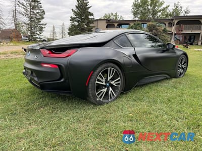 Czwarte zdjęcie samochodu z boku: 2017 BMW I8 VIN:WBY2Z2C36HV676546 - miniatura
