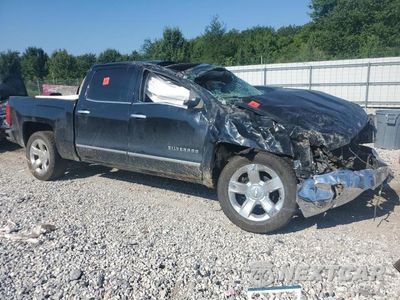 Czwarte zdjęcie samochodu z boku: 2017 CHEVROLET SILVERADO C1500 LTZ VIN:3GCPCSEC9HG189033 - miniatura