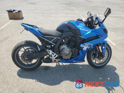 2024 SUZUKI GSX800 F JS1EM13B5R7103927 - główne zdjęcie licytacji z USA - miniatura